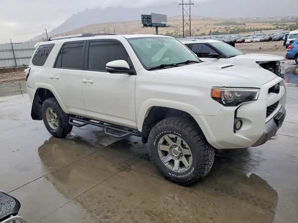 2016 TOYOTA 4RUNNER Base Grade — Passenger 3/4