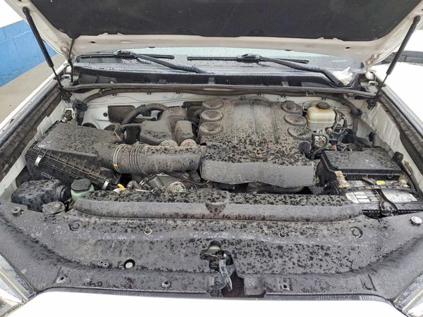 2016 TOYOTA 4RUNNER Base Grade — Engine bay