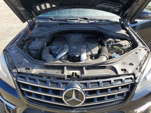2014 MERCEDES-BENZ ML ML550 4-MATIC — Engine bay