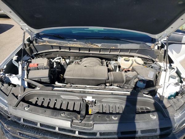 2019 CHEVROLET SILVERADO Trail Boss - LT — Engine bay