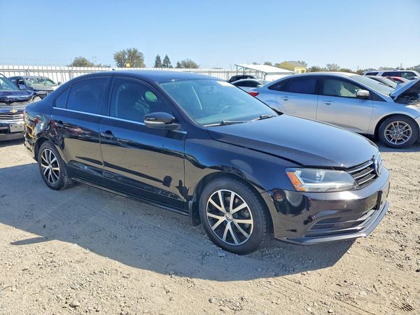 2017 VOLKSWAGEN JETTA SE — Passenger 3/4