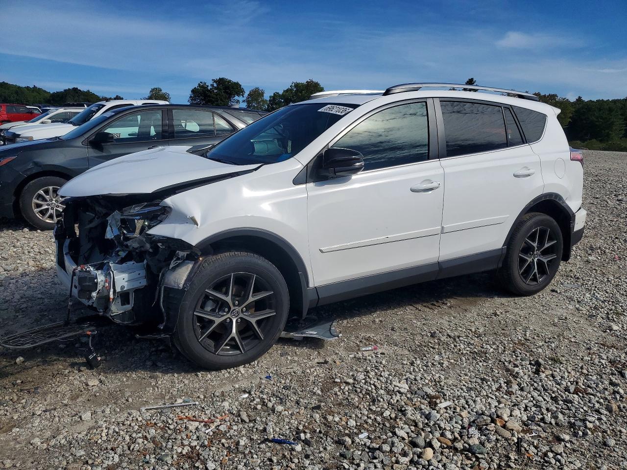 2017 TOYOTA RAV4 SE — Front 3/4