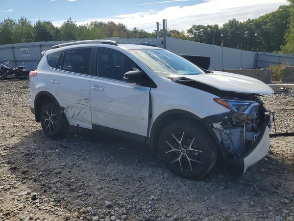 2017 TOYOTA RAV4 SE — Passenger 3/4