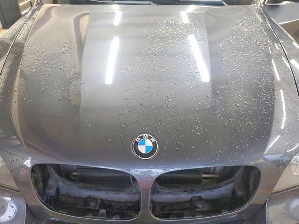 2013 BMW X5 xDrive35i — Engine bay