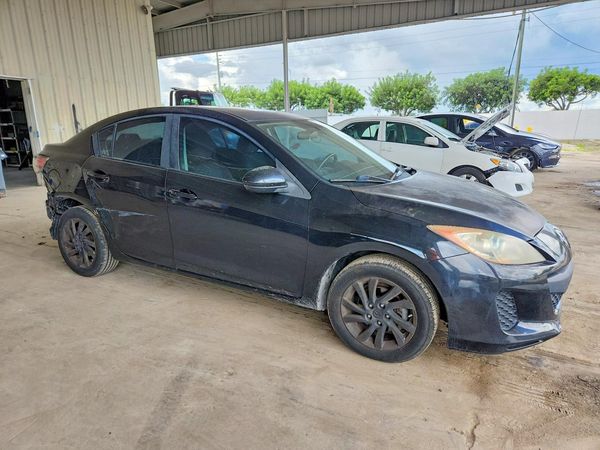 2013 MAZDA 3 Touring/GS — Passenger 3/4