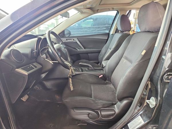 2013 MAZDA 3 Touring/GS — DENT