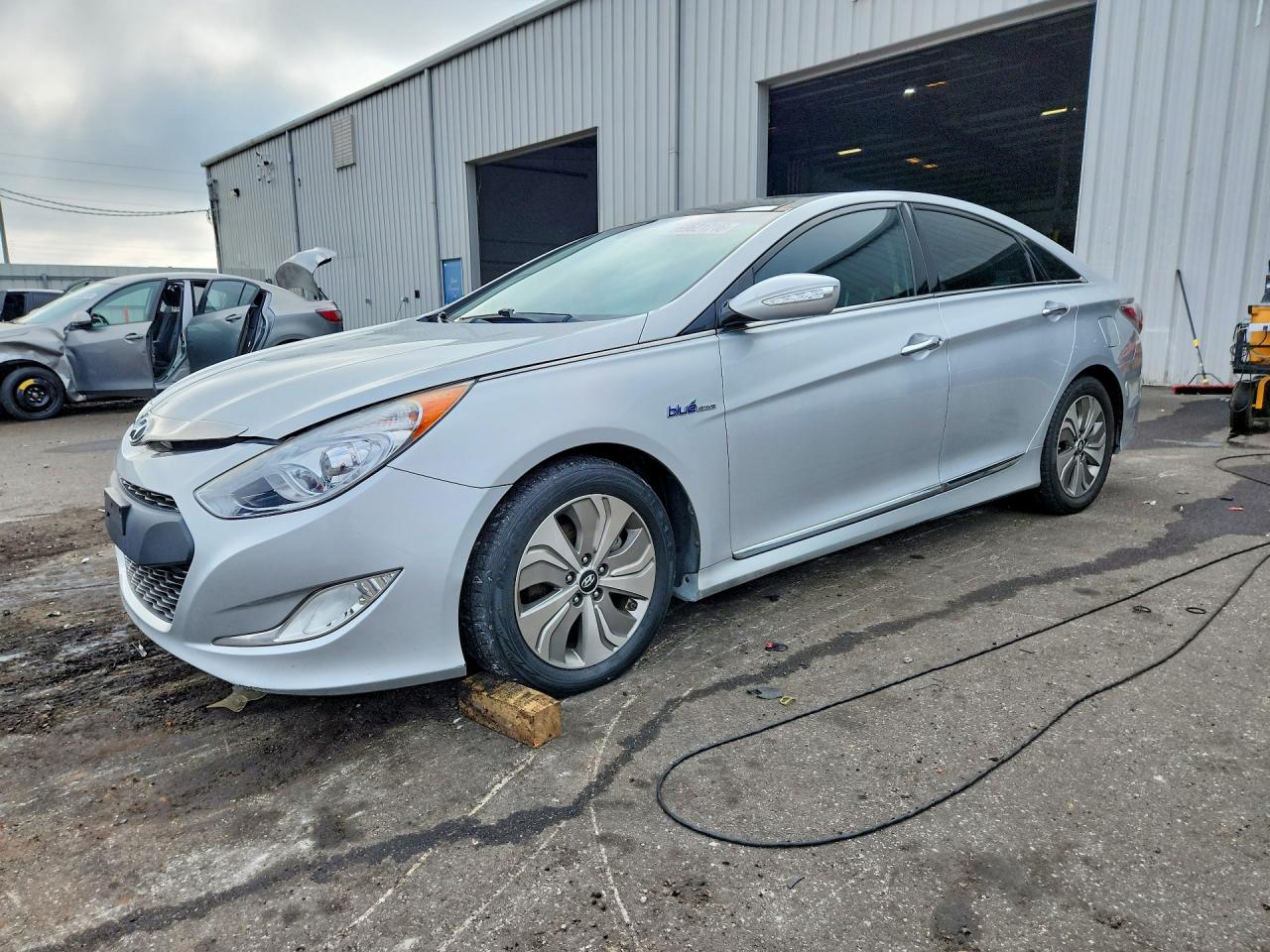 2014 HYUNDAI SONATA Hybrid/ Hybrid Limited — Front 3/4