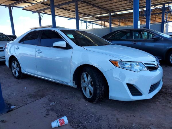 2013 TOYOTA CAMRY — Passenger 3/4