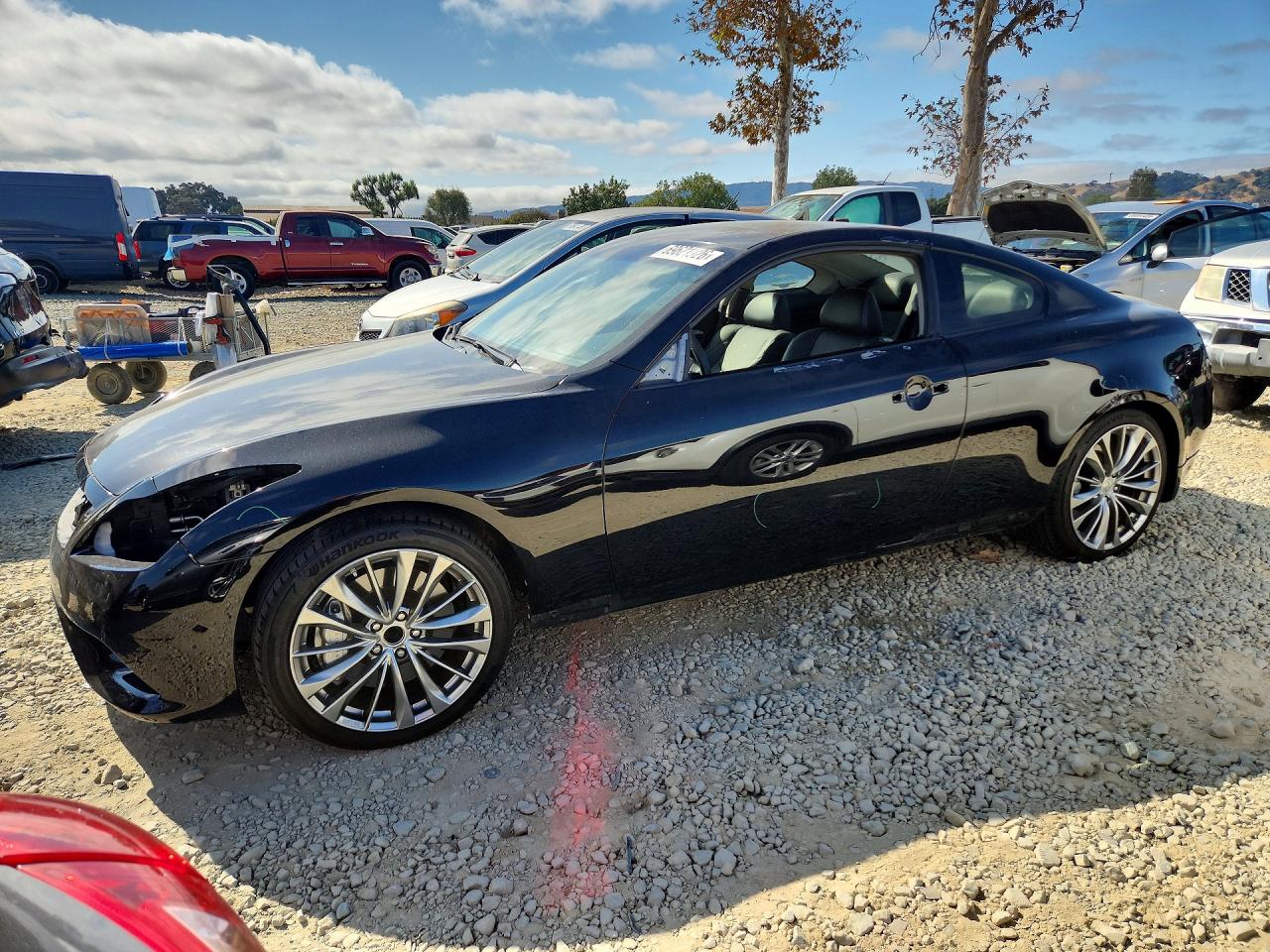 2013 INFINITI G37 — Front 3/4