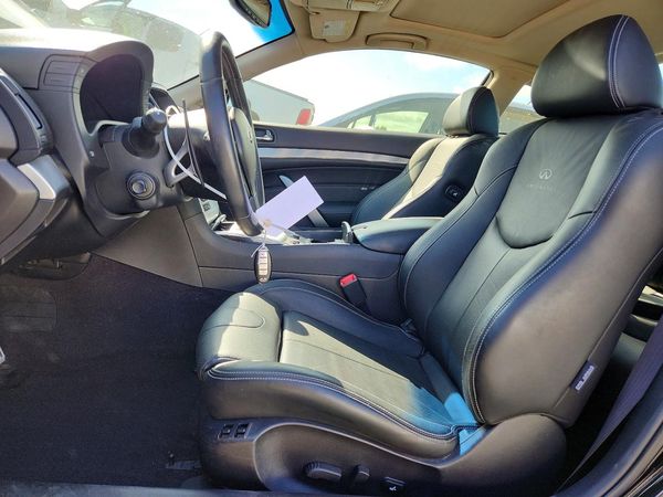 2013 INFINITI G37 — DENT