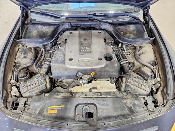2012 INFINITI G37 — Engine bay