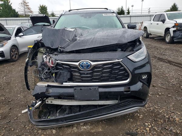 2021 TOYOTA HIGHLANDER Platinum — DIRF