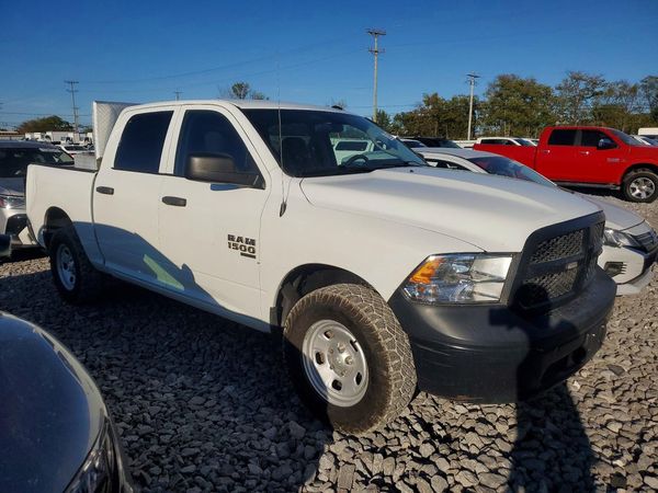 2023 RAM 1500 CLASSIC Tradesman — Passenger 3/4