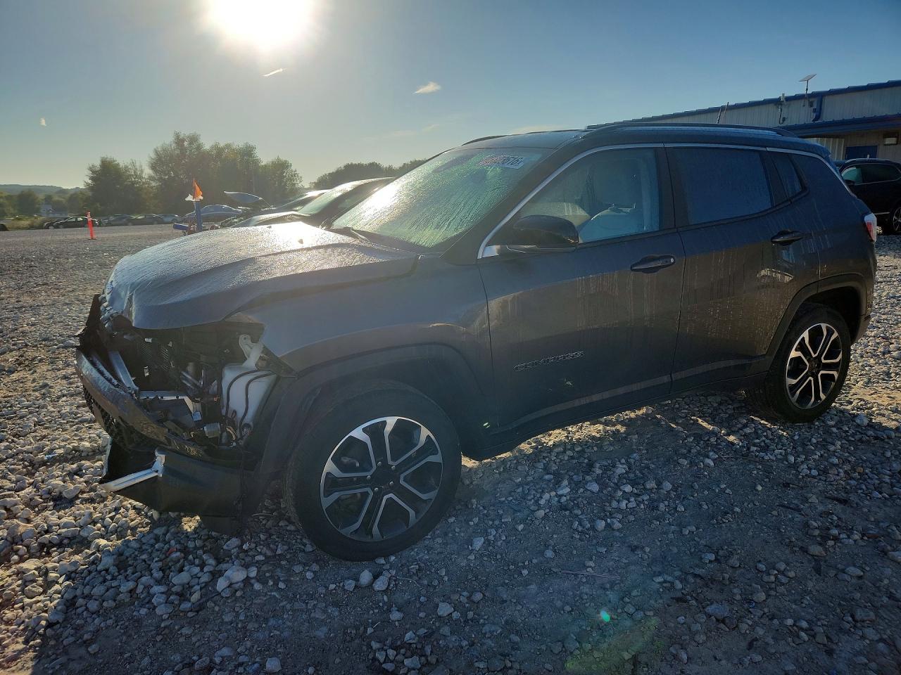 2022 JEEP COMPASS — Front 3/4