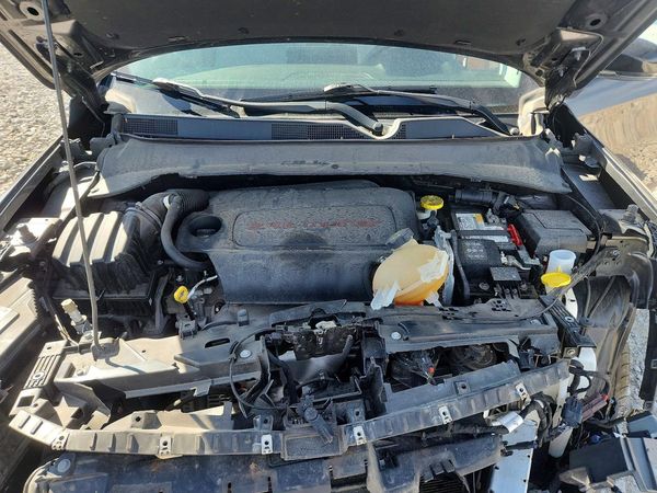 2022 JEEP COMPASS — Engine bay