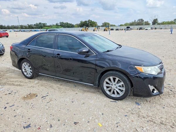 2012 TOYOTA CAMRY — Passenger 3/4