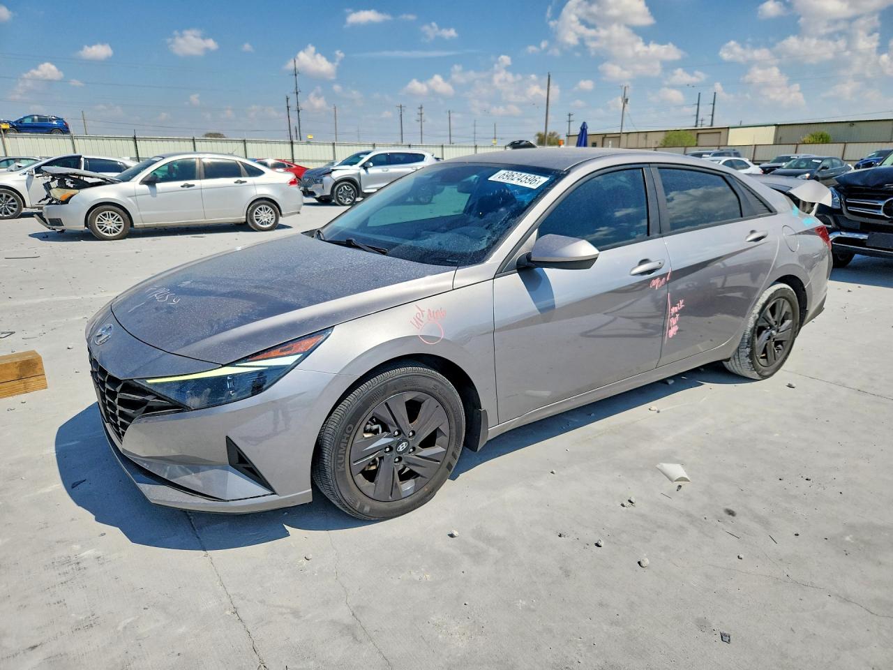2023 HYUNDAI ELANTRA SEL — Front 3/4