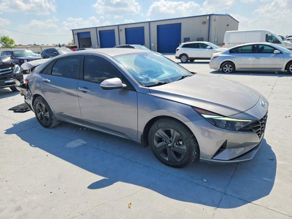 2023 HYUNDAI ELANTRA SEL — Passenger 3/4
