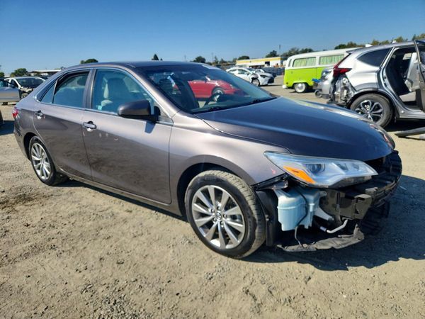 2017 TOYOTA CAMRY XLE/XSE — Passenger 3/4