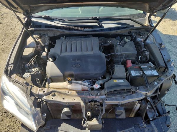 2017 TOYOTA CAMRY XLE/XSE — Engine bay