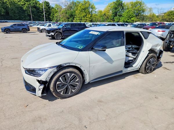 2024 KIA EV6 — DSFA — Front 3/4
