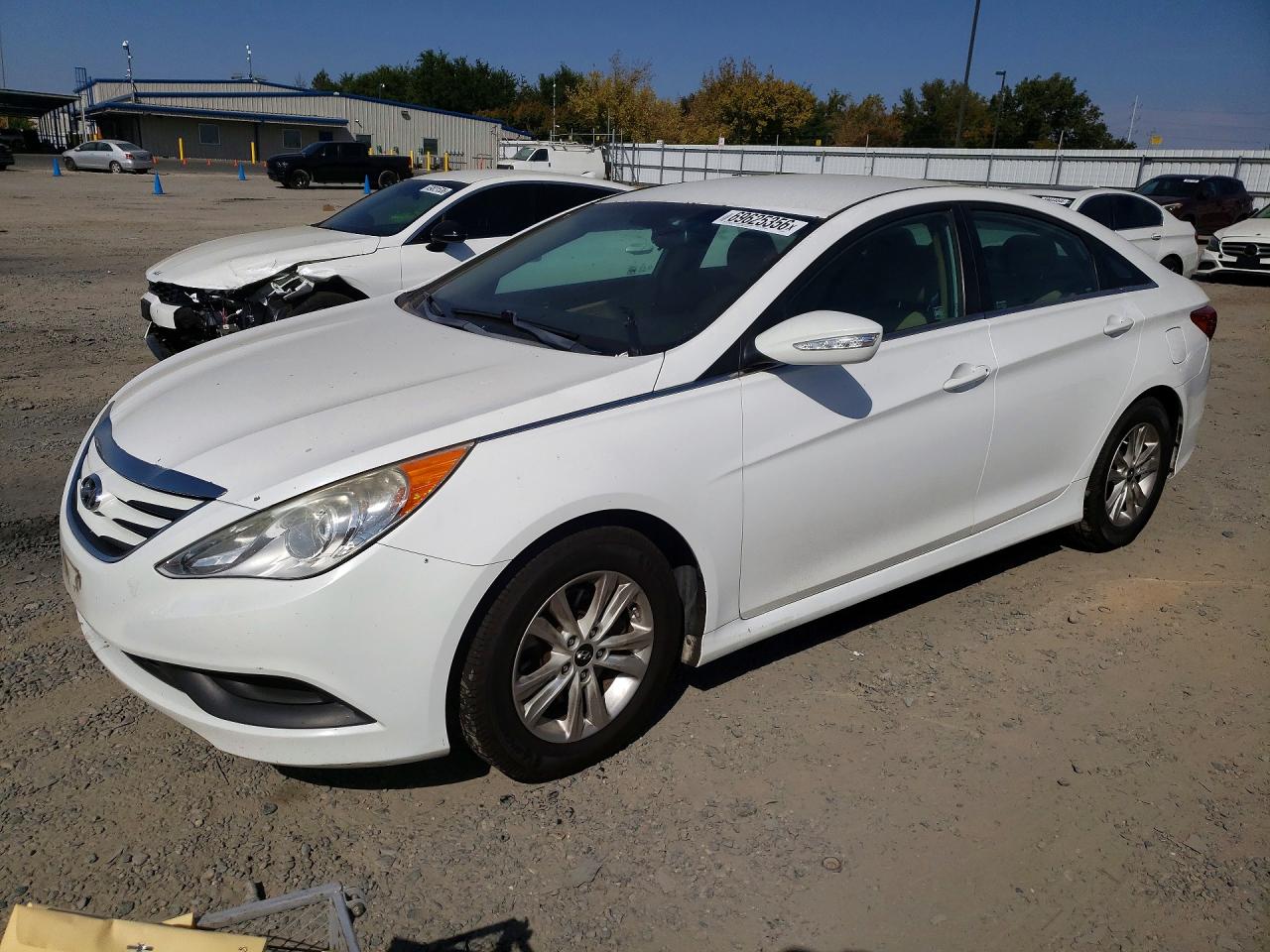 2014 HYUNDAI SONATA GLS/ GLS Popular — Front 3/4