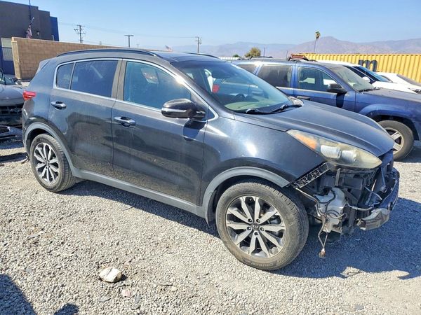 2018 KIA SPORTAGE — Passenger 3/4