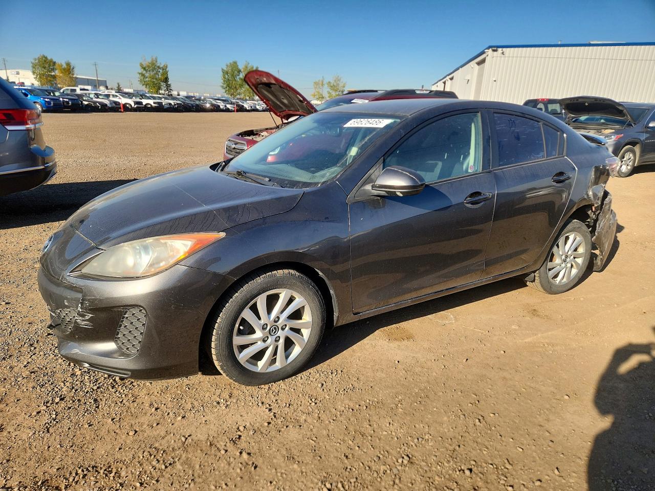 2013 MAZDA 3 Touring/GS — Front 3/4