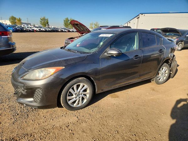 2013 MAZDA 3 Touring/GS — Front 3/4
