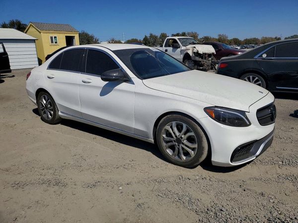 2016 MERCEDES-BENZ C C300 — Passenger 3/4