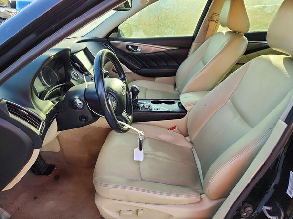 2017 INFINITI Q50 — DENT