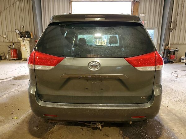 2014 TOYOTA SIENNA — DIRR
