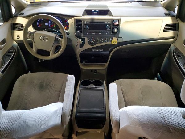 2014 TOYOTA SIENNA — CKPT