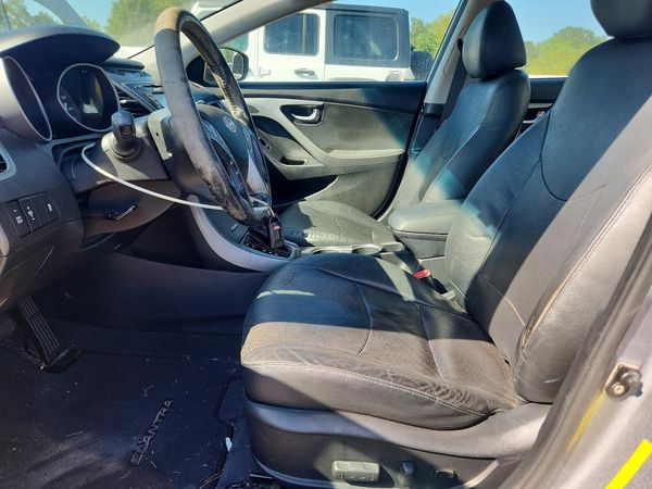 2015 HYUNDAI ELANTRA — DENT
