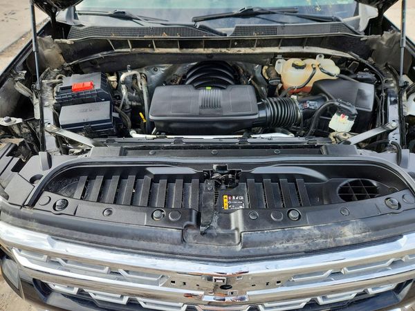 2024 CHEVROLET SILVERADO LTZ — Engine bay