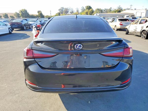 2021 LEXUS ES 300h Premium — DIRR