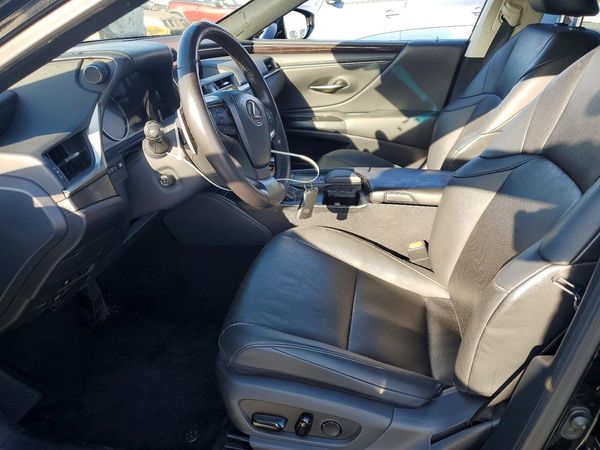 2021 LEXUS ES 300h Premium — DENT