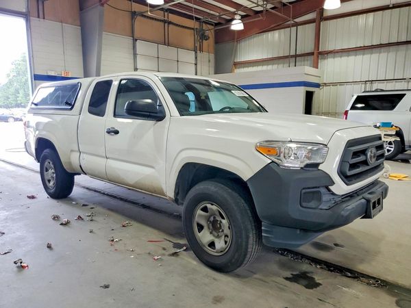2022 TOYOTA TACOMA SR5 — Passenger 3/4
