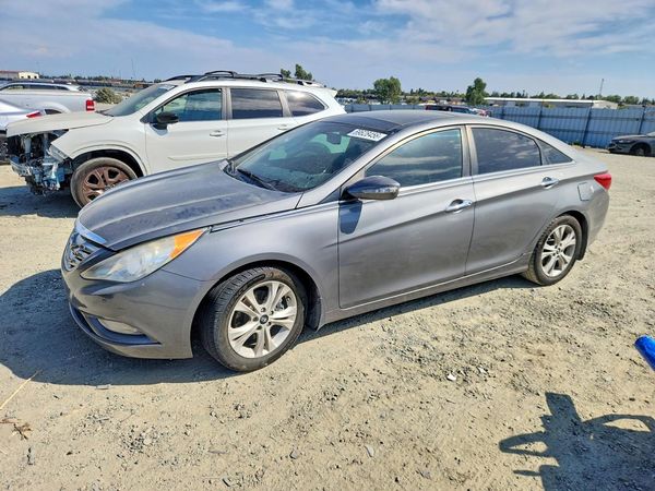 2013 HYUNDAI SONATA — DSFA — Front 3/4