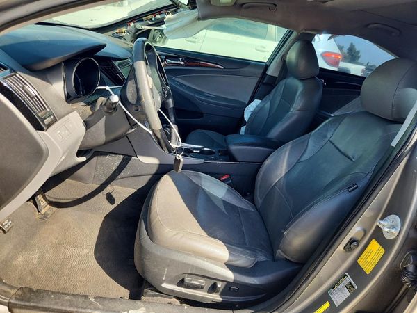2013 HYUNDAI SONATA — DENT