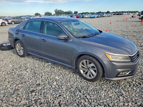 2018 VOLKSWAGEN PASSAT SE, SE w/ Technology — Passenger 3/4