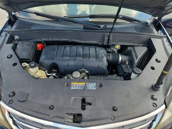 2015 CHEVROLET TRAVERSE LTZ — Engine bay