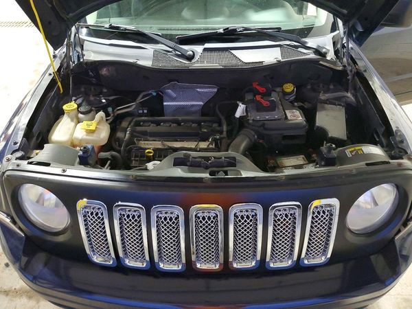 2016 JEEP PATRIOT — Engine bay