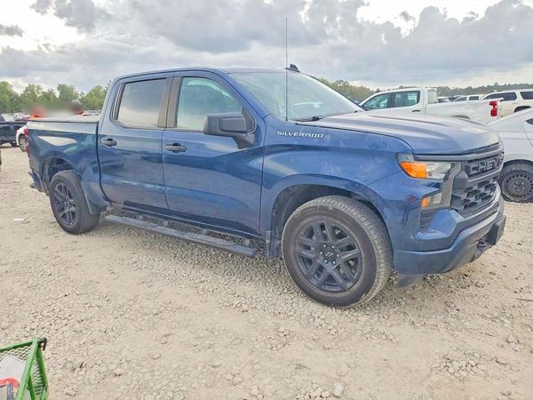 2023 CHEVROLET SILVERADO Custom — Passenger 3/4