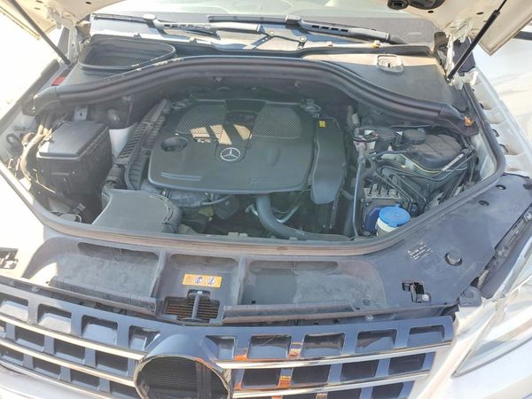 2013 MERCEDES-BENZ ML — Engine bay