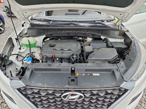 2019 HYUNDAI TUCSON — Engine bay