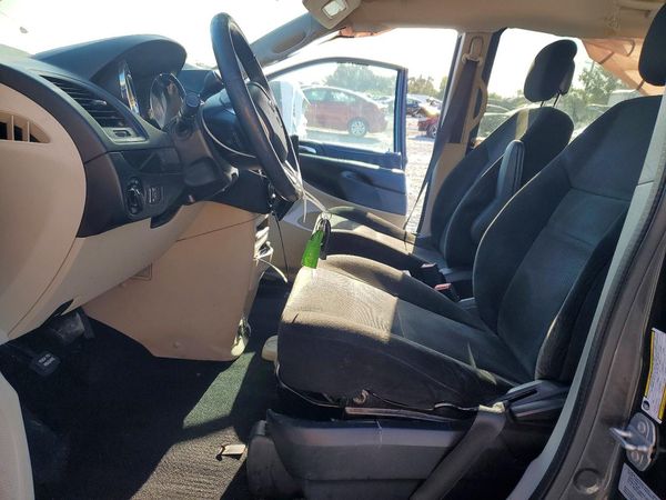 2016 DODGE GRAND CARAVAN SE — DENT