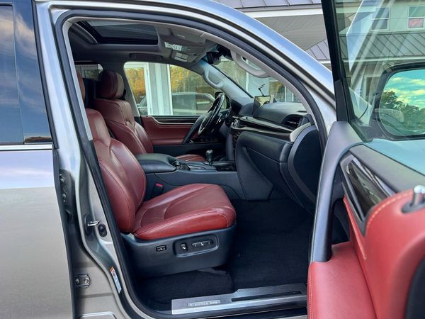 2019 LEXUS LX570