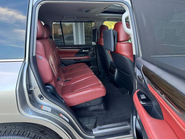 2019 LEXUS LX570