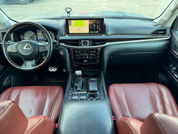 2019 LEXUS LX570